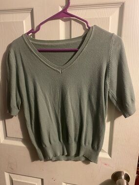 Light Sage Green V-Neck Short Sleeve Sweater